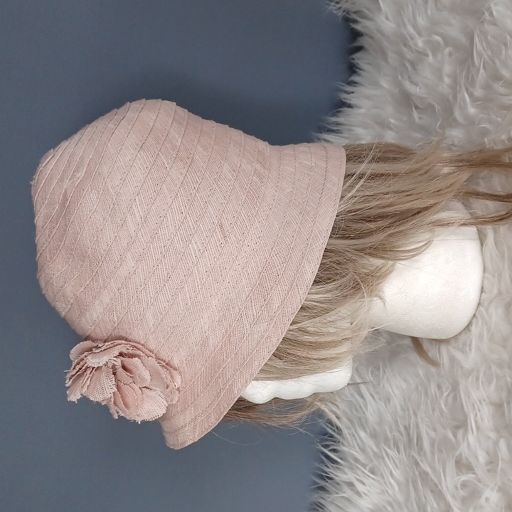 August  bucket hat
